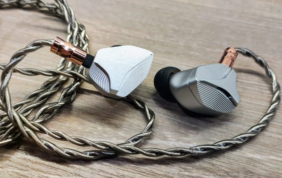 限定バージョン世界199本 チタン製Hidizs MP145 有線イヤフォン 限定バージョン世界199本 チタン製Hidizs MP145 有線イヤフォン 限定