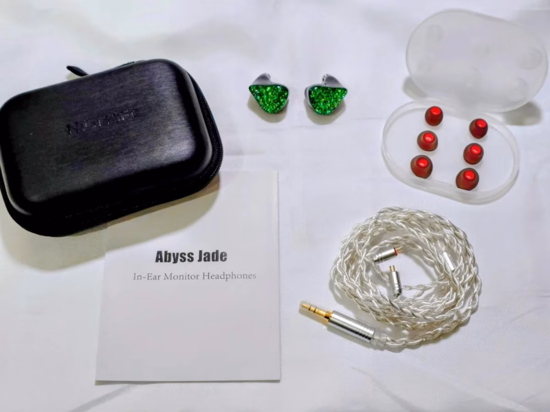 Nici HiFi Abyss Jade – 外観も音も深みを重視。低重心で聴きやすいハイブリッドイヤホン 10 abyss jade 03