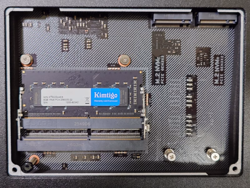 UGREEN NASync DXP4800 GTの写真